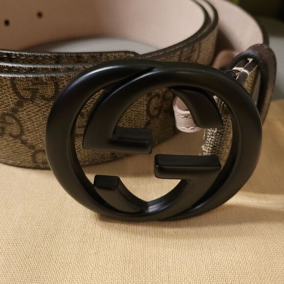 Authentic Gucci GG Belt 44/110 - Picture 2 of 4